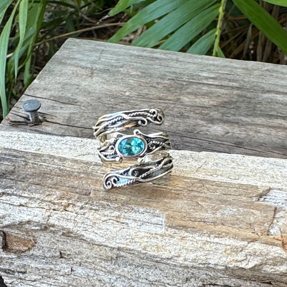 Or Paz Sterling Silver Ring with Blue Topaz - Picture 1 of 4